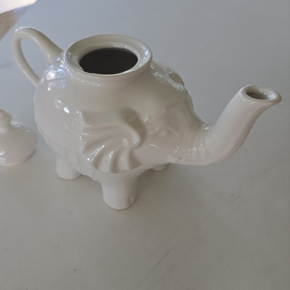 🐘 White Elephant Tea Pot - Picture 6 of 8
